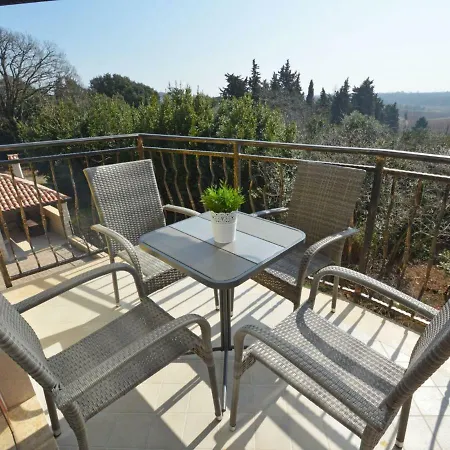 Apartamento Elia-4 *